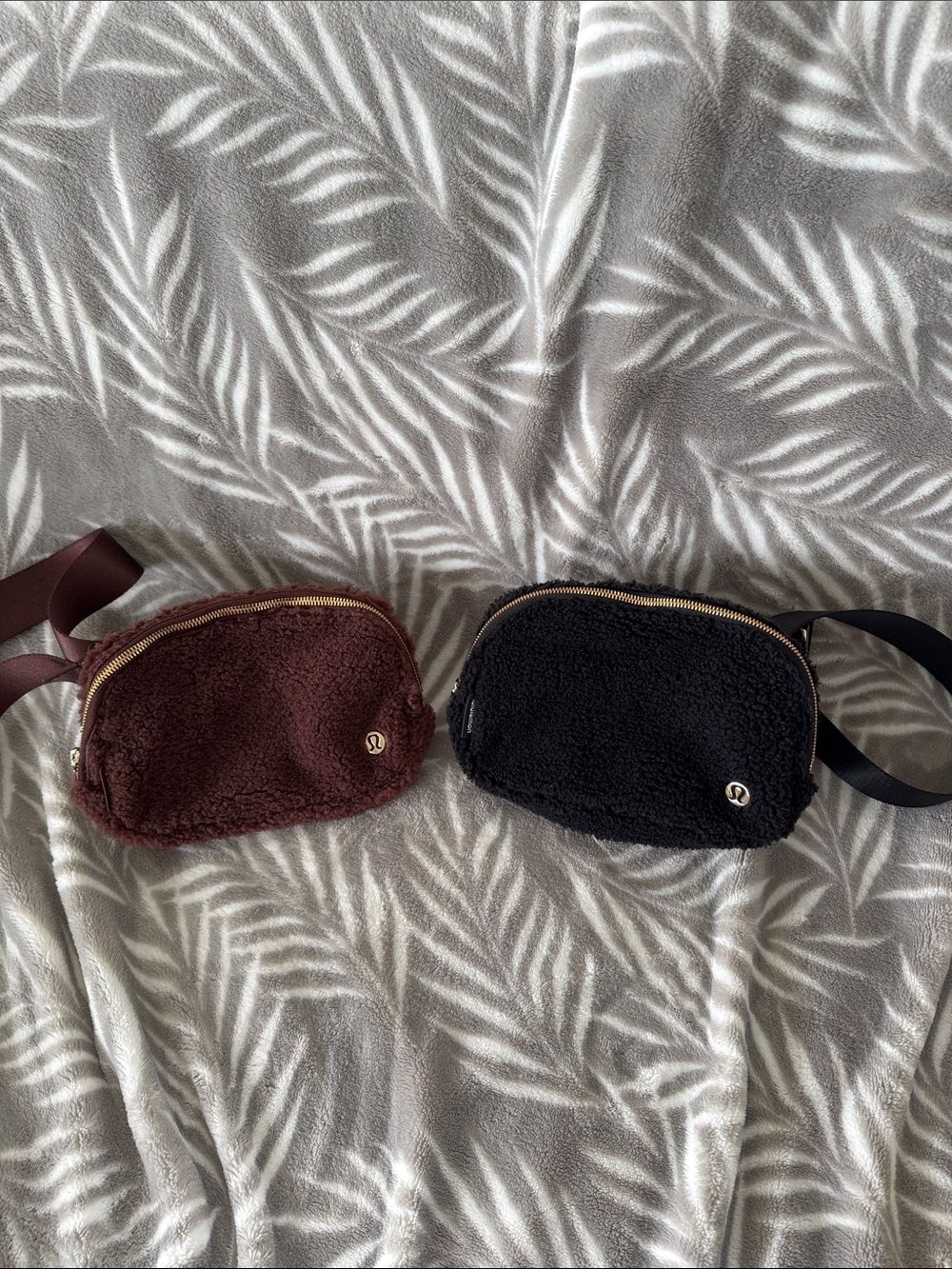 Lululemon Sherpa Belt Bag Duo - Black & Brown;
One for $38 or buy both at a disc